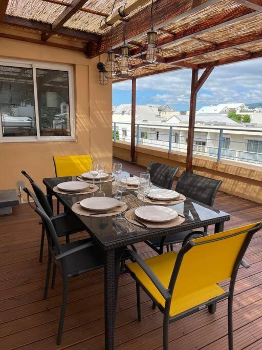 סיינט דניס Rare ! Spacieux T3 En Roof-Top Au Barachois - 2 Ch Climatisees - 6 Couchages - Proche Aeroport מראה חיצוני תמונה