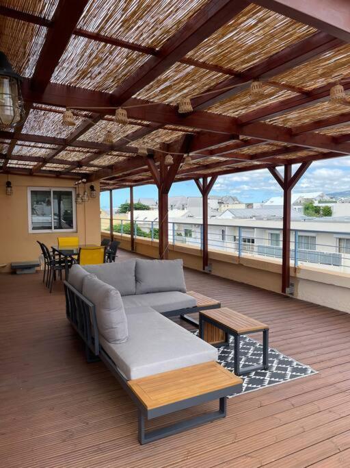 סיינט דניס Rare ! Spacieux T3 En Roof-Top Au Barachois - 2 Ch Climatisees - 6 Couchages - Proche Aeroport מראה חיצוני תמונה